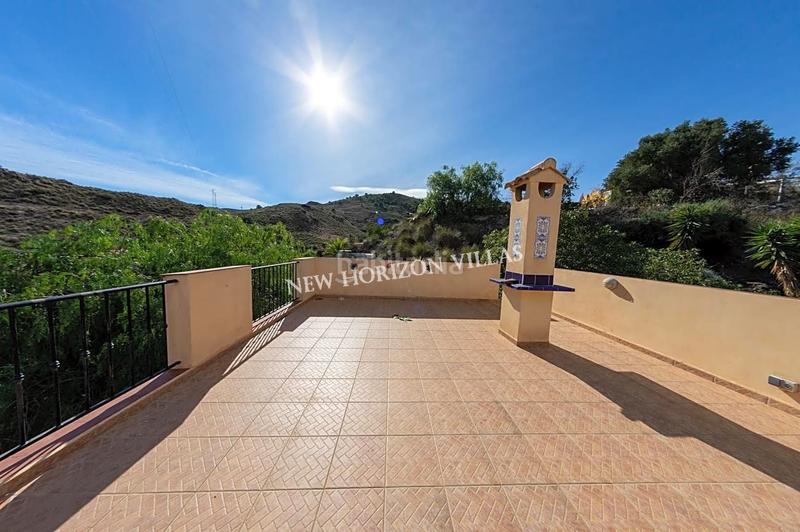 Foto 753edcf1-ae18-4de5-9d3b-6c808f1d8317. Casa villa in area en Zurgena