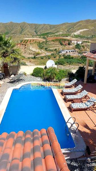 Foto 0331bed7-de4d-4665-b164-0c87bb2ca836. Casa amb piscina a Arboleas