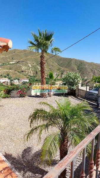 Foto 4969d57f-aa53-43f5-81ae-18facf7a9a21. Casa amb piscina a Arboleas