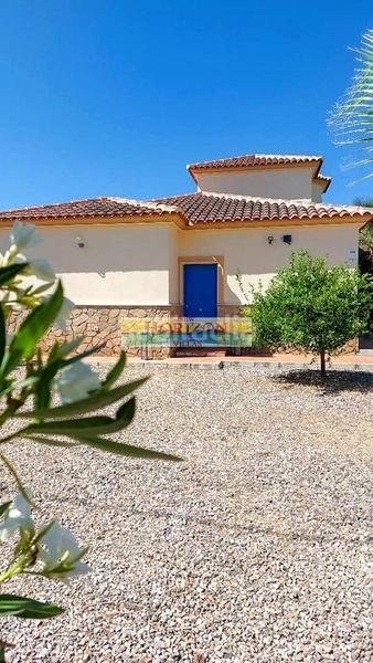Foto 4f611acd-c5b1-4d93-9c4d-2af519ffd027. Casa amb piscina a Arboleas