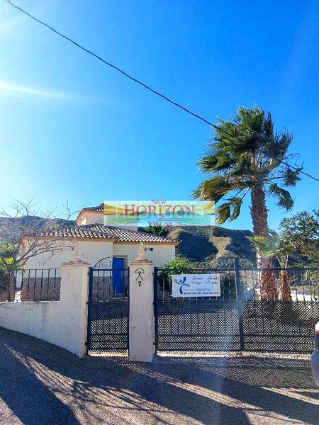 Foto c4766798-73fc-4c32-acda-e20d36c2d1f2. Casa amb piscina a Arboleas