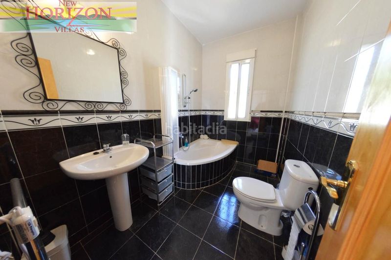 Foto 61a7e091-6465-4e05-9b52-5354d5603203. Casa amb aparcament a Zurgena