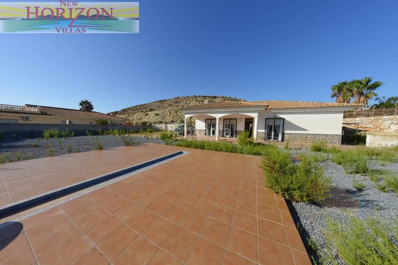 Foto 8d0827fc-763f-4943-96a2-2e31aadeedc2. Casa amb aparcament a Zurgena