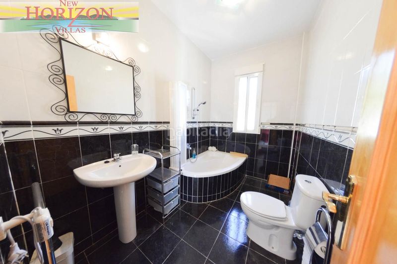 Foto b250899b-8048-4b25-bca0-549976dba626. Casa amb aparcament a Zurgena