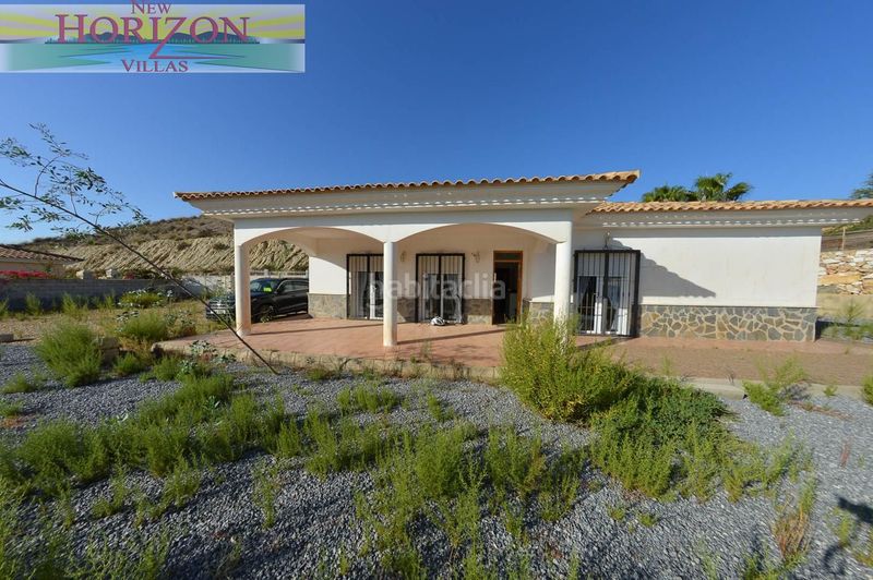 Foto c794e5e6-ba4f-4b2f-b92c-cde0d299d62d. Casa amb aparcament a Zurgena