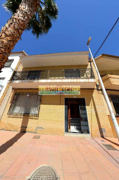 Foto f5d98d59-4932-4f26-bff0-955a55eb6ba0. Casa in Zurgena