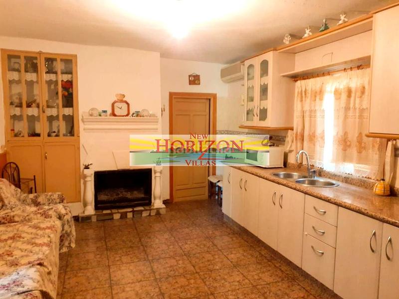 Foto f8d4aeef-4eed-426b-a4f6-6bb8d8ae9775. Mas dans Oria