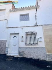 Casa in Fines. Casa de pueblo en fines