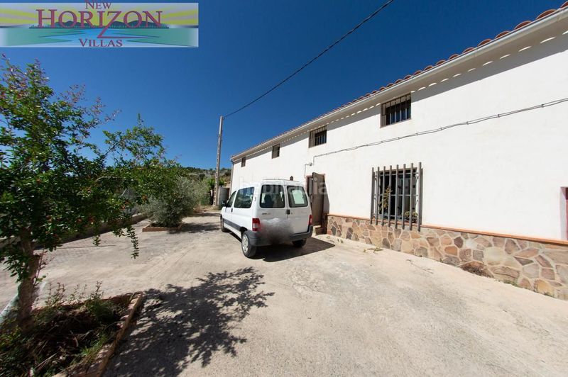 Foto c4553fe9-39f1-419f-abd9-bdc4d562403c. Casa amb aparcament a Taberno