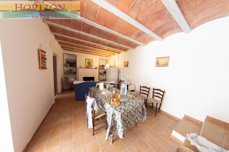 Foto f9576774-b0a7-41d2-8b54-585e1f1013b2. Casa amb aparcament a Taberno