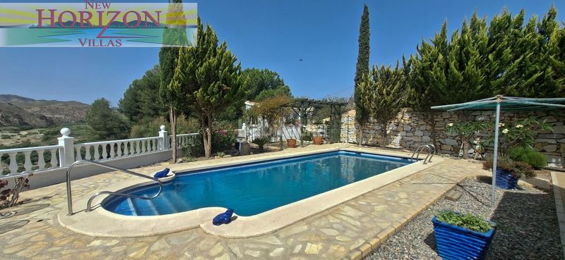 Foto 46ce3435-1ef9-4df6-94f9-44eb72a6de48. Casa amb piscina a Arboleas