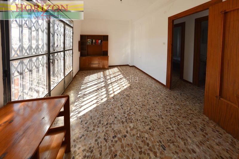 Foto 0c3e5933-c91e-4577-bcb0-c67f466c8c3c. Casa amb aparcament a Zurgena