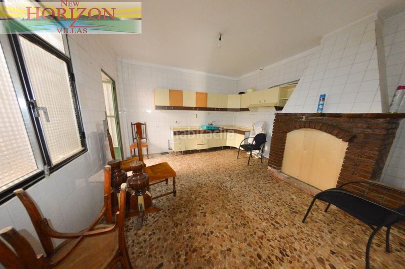 Foto 5dc1e84f-65e1-4363-8a99-e14c66fbe982. Casa amb aparcament a Zurgena