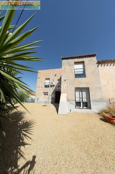 Foto 978b95f2-5b48-40ce-8cb6-e3e25b63cfe5. Casa adossada a Arboleas