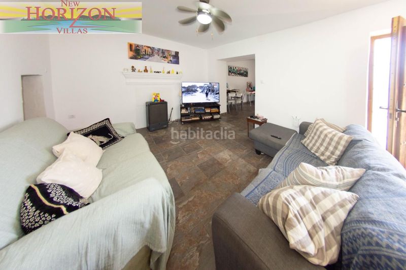 Foto bd179aeb-9cb6-4581-9b94-f98084044bee. Casa adossada a Arboleas