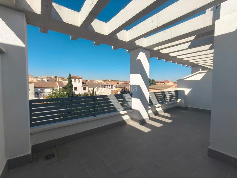Foto 32ffc70d-12c0-43e8-8b57-7d1aac0fddea. Lloguer àtic amb aparcament piscina a Residencial Triana - Barrio Alto Gabias (Las)