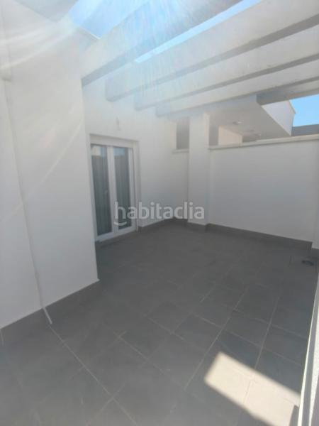 Foto 8c0733e1-bac0-4635-bb45-a19fe73f7058. Lloguer àtic amb aparcament piscina a Residencial Triana - Barrio Alto Gabias (Las)