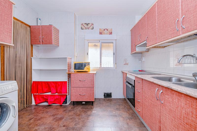 Foto 28308bd8-b296-4066-adf4-64ffb60a06fc. Piso ¡oportunidad única en el corazón de cullar vega! en Cúllar Vega