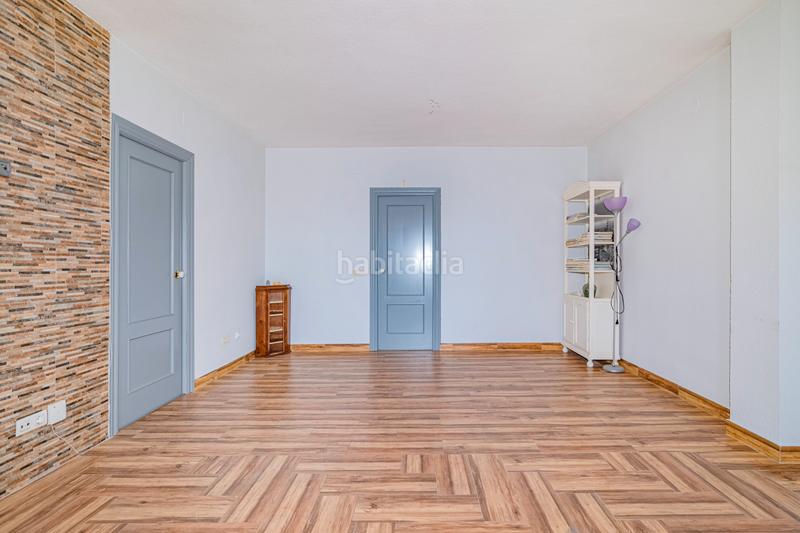 Foto 6b4fe7bd-24a1-4603-a21b-1e6a3831ea70. Piso ¡oportunidad única en el corazón de cullar vega! en Cúllar Vega