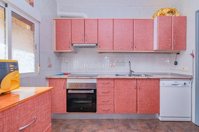 Foto b2940b85-096d-46d4-bb32-bbbb924f2041. Piso ¡oportunidad única en el corazón de cullar vega! en Cúllar Vega