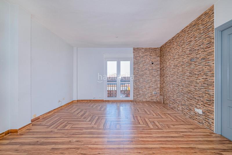 Foto c7bde7da-a34e-45ca-81d4-4b8ad9ea380f. Piso ¡oportunidad única en el corazón de cullar vega! en Cúllar Vega