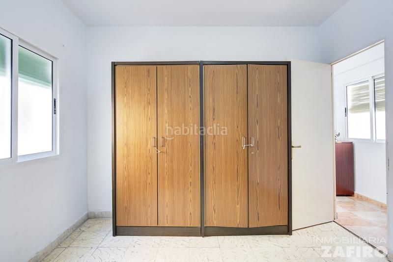 Foto 0f38a976-d495-4b37-a031-bc0882a66378. Piso en calle granados 7 piso 2 dormitorios centro en Granada