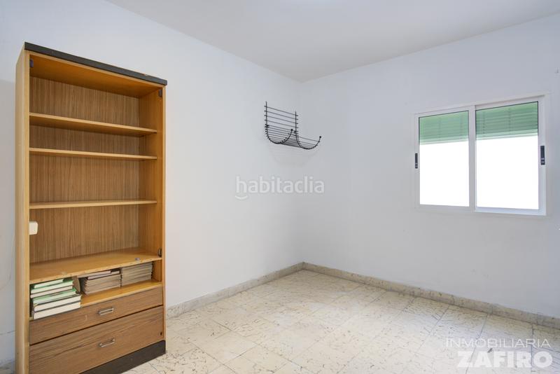 Foto 8f3ff125-b965-4784-9234-3fbf7373ab2b. Piso en calle granados 7 piso 2 dormitorios centro en Granada