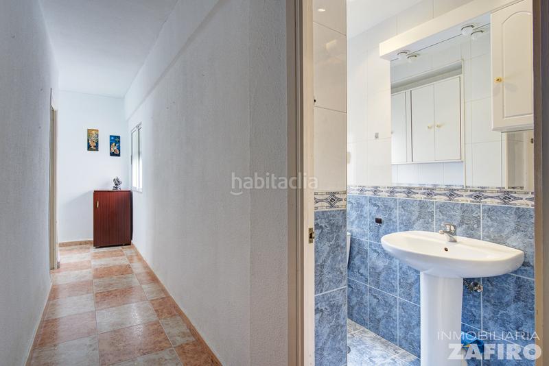 Foto b54ecf13-ceec-43bb-b75a-8a7a27a134c8. Piso en calle granados 7 piso 2 dormitorios centro en Granada