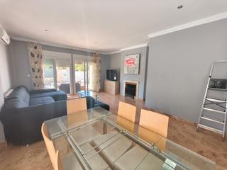 Rent Chalet in Villa de Otura. Vivienda independiente en otura