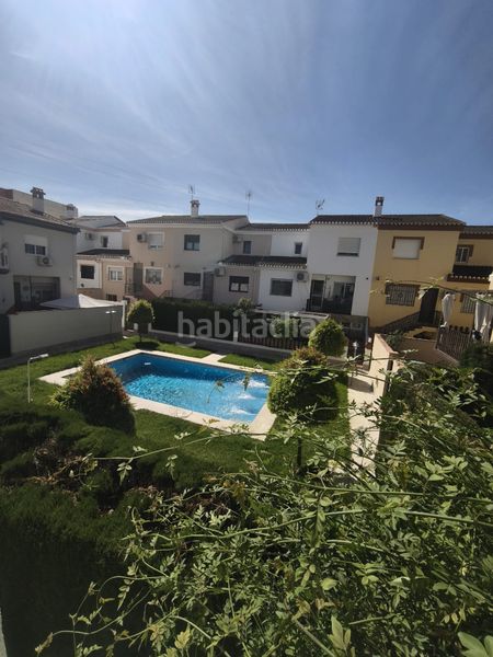 Foto f031b49e-4853-43d2-9cf6-4051dd83b428. Casa adossada amb xemeneia calefacció aparcament piscina a Gabias (Las)
