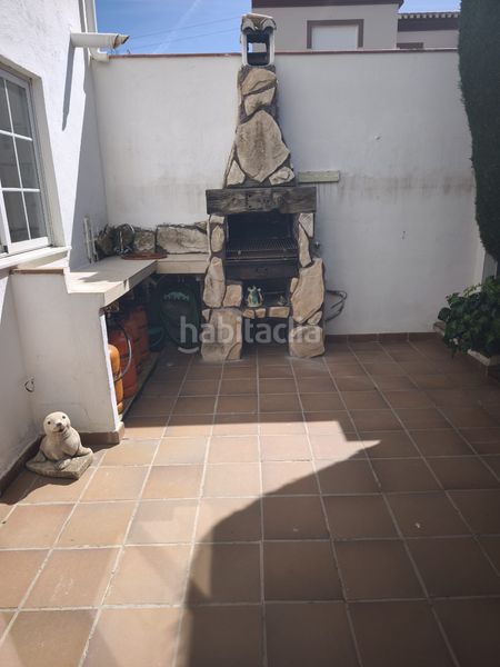Foto fbe42a09-0f9a-4674-9d54-bc6cc31a41de. Casa adossada amb xemeneia calefacció aparcament piscina a Gabias (Las)