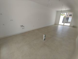 Casa en Belicena. Vivienda de una sola planta en belicena