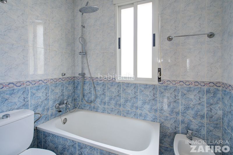 Foto 0b6f2a86-a9f1-49af-b051-7d9b796be377. Casa adossada amb aparcament a Las Flores - Huerta Gabias (Las)
