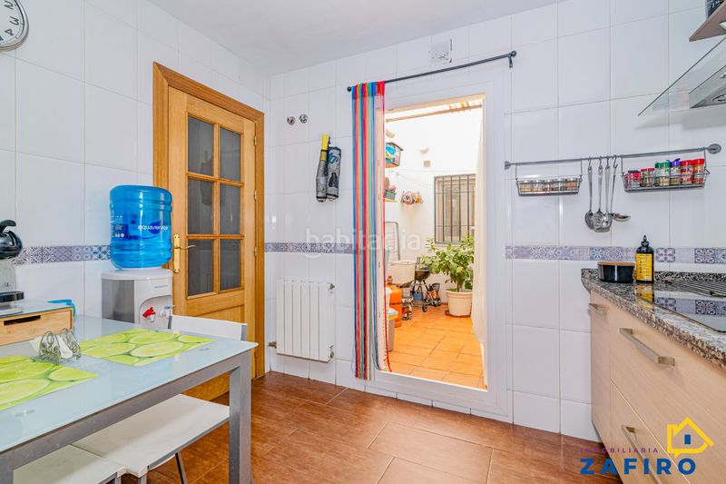 Foto 7ff7d3a4-7884-47f8-b233-9d17e14f3cbe. Casa amb calefacció aparcament a Ayuntamiento Alhendín