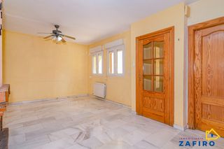Casa bifamiliare in Poniente. Vivienda en venta 4 dormitorios en armilla