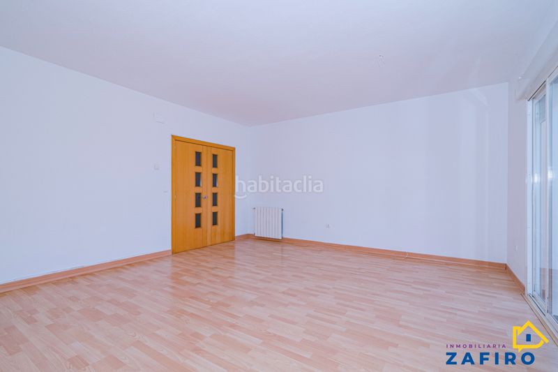 Foto aee79359-f7f4-4f46-9bb0-9ce677c39aae. Casa adossada amb calefacció aparcament piscina a Gabias (Las)