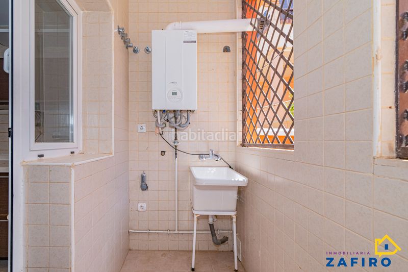 Foto b054b1c5-90ce-4d8c-a2b7-72397401e6d3. Casa adossada amb calefacció aparcament piscina a Gabias (Las)