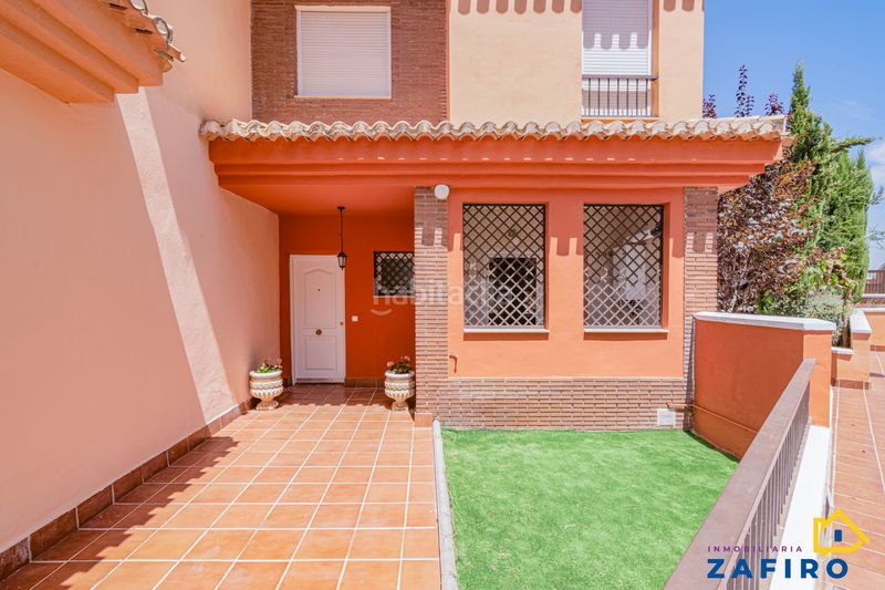 Foto b7a710cd-5725-4304-a084-35956842a081. Casa adossada amb calefacció aparcament piscina a Gabias (Las)