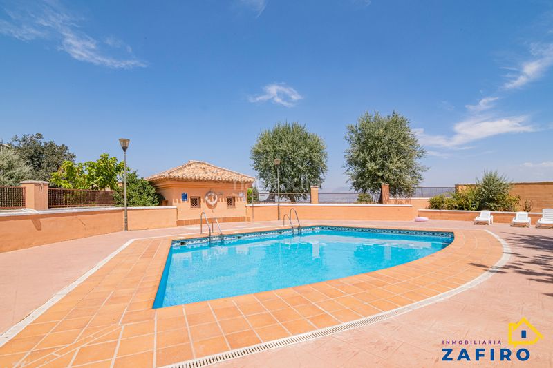 Foto e07d9fe9-2acd-4b00-8f70-984aa3cf47d7. Casa adossada amb calefacció aparcament piscina a Gabias (Las)