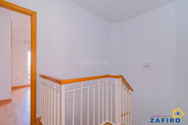 Foto eacbd2d8-a7b8-49cf-8f61-ec38f05a8876. Casa adossada amb calefacció aparcament piscina a Gabias (Las)