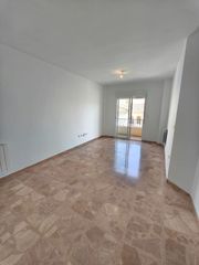 Location Appartement à Casco Histórico. Piso 2 dormitorios con plaza de garaje y trastero