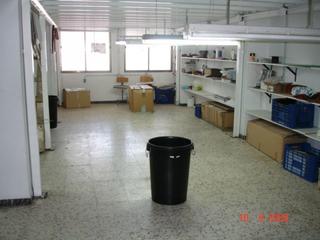 Local commercial à Ubrique. Local en zona barriada antonio vega