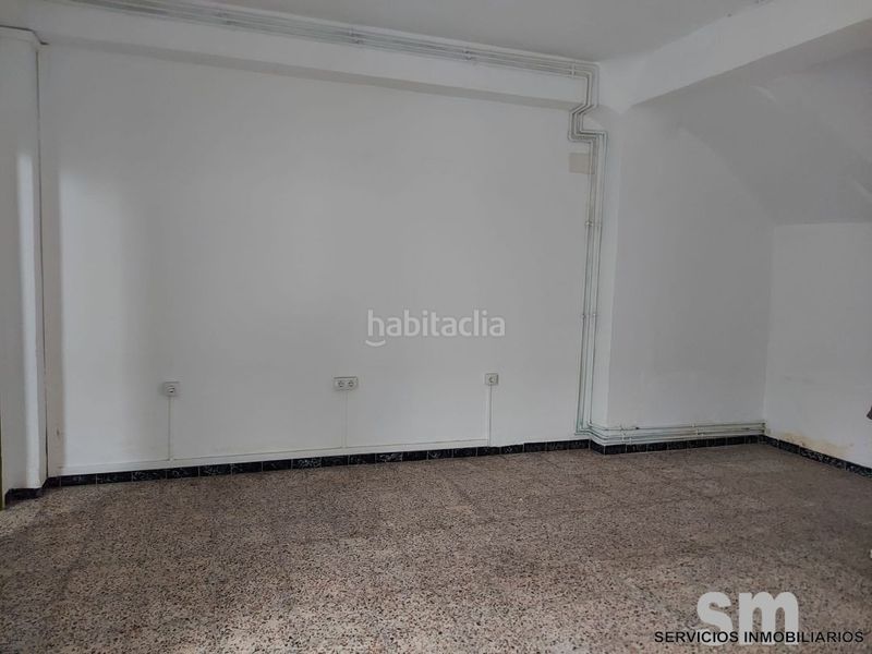 Foto ed99ec5a-5d2d-430a-8082-f9be440a1f19. Local comercial a Ubrique