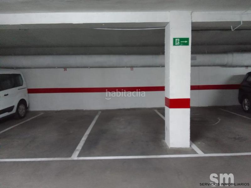 Foto 1080a8a3-da81-4f2d-a2c7-6b0952626283. Aparcament cotxe a Ubrique