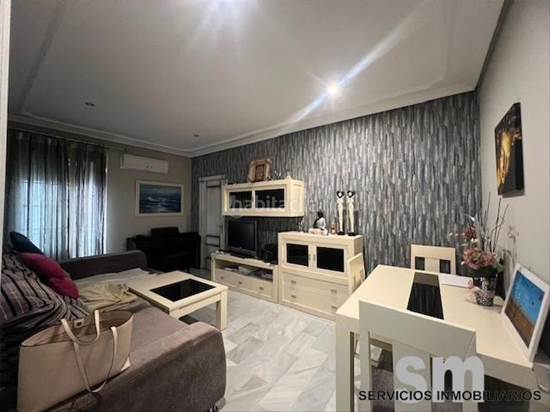 Foto f4a2c08b-6f8a-4119-80f8-ca14b0c94595. Piso  en venta con ascensor en zona céntrica en Ubrique