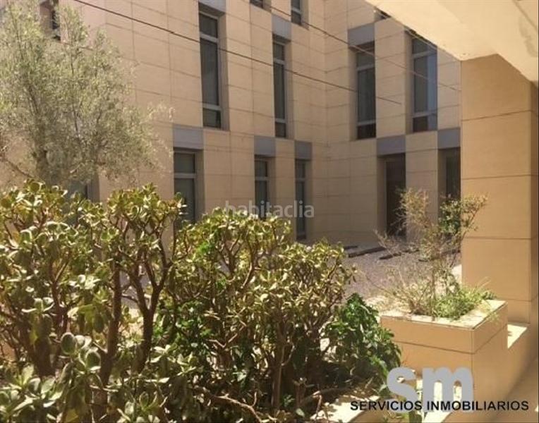 Foto f6adde14-cce5-496d-98cc-5c2d35e75868. Oficina amb aparcament a Ciudad Jardín Sevilla