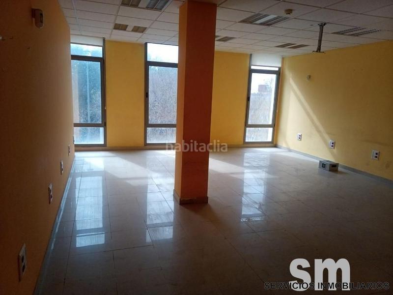 Foto bede8456-76ee-4dee-90b9-4e0da03a2f2f. Oficina amb aparcament a Ciudad Jardín Sevilla