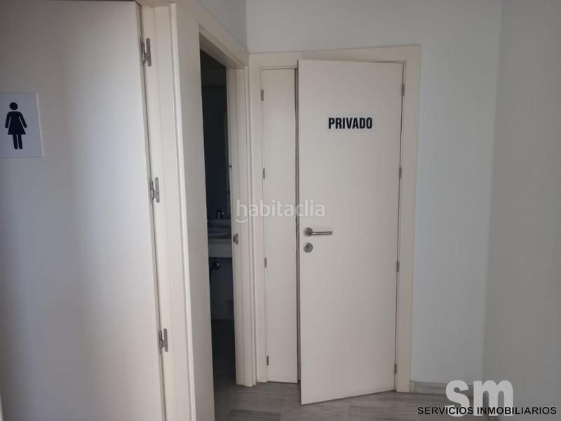 Foto 9987549d-8620-46b1-83e6-3a9fceff744e. Ufficio con parcheggio in Gelves