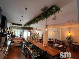 Lloguer Local Comercial a Ubrique. Local para barrestaurante, listo para funcionar en la zona de ex