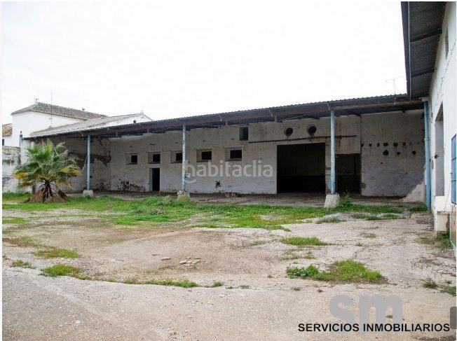Foto c8436b6b-af08-45ff-a435-0490fe36e52c. Nau industrial a Marchena